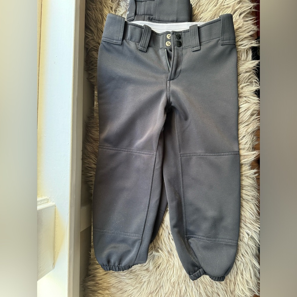 🥎 (3) Pairs of Girls Softball Pants - Picture 6 of 9